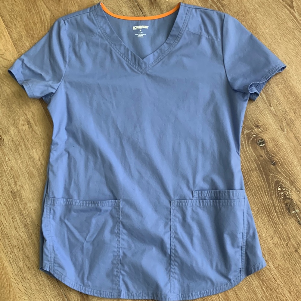 Women’s Scrub top size small
